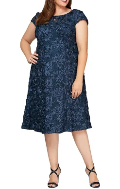 Plus Cocktail Dress In Tte Lace With Cap Sleeves