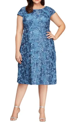 Plus Cocktail Dress In Tte Lace With Cap Sleeves